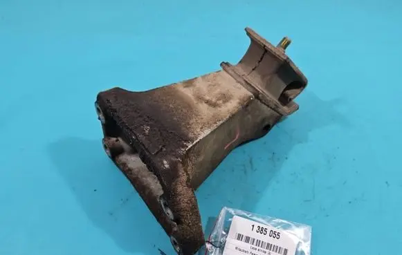 Mitsubishi Pajero Pinin Engine mounting bracket IMPRK1385055