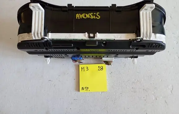 Toyota Avensis T220 Speedometer (instrument cluster) 65655656