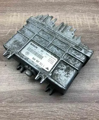Volkswagen PASSAT B4 Engine control unit/module ECU 8A0907311L 0261203188