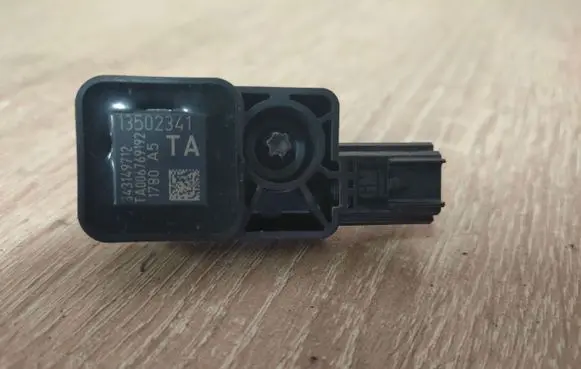 Opel Insignia A Airbag deployment crash/impact sensor 13502341