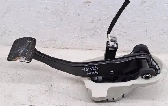 Mercedes-Benz C W205 Brake pedal A2052900000