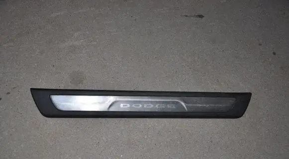 Dodge Durango Front sill trim cover 1SZ56DX9AA KLEP427