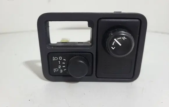 Nissan Almera N16 Headlight level height control switch 37024A 12900