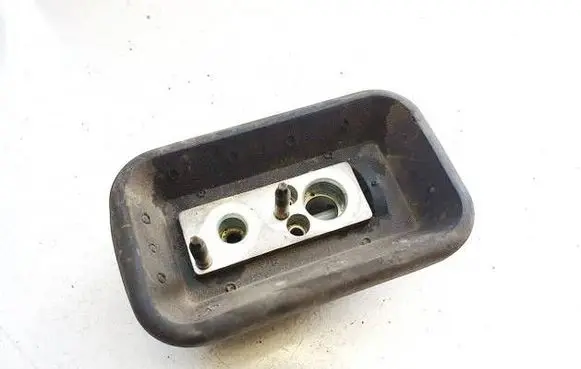 Air conditioning (A/C) expansion valve