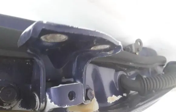 Hyundai Accent Rear door lower hinge