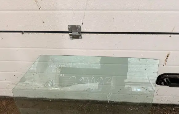 Chatenet CH26 CH28 CH30 Front door window/glass (coupe) 