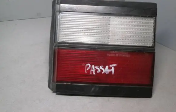 Volkswagen PASSAT B3 Tailgate rear/tail lights 333945108