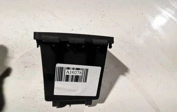 Glove box