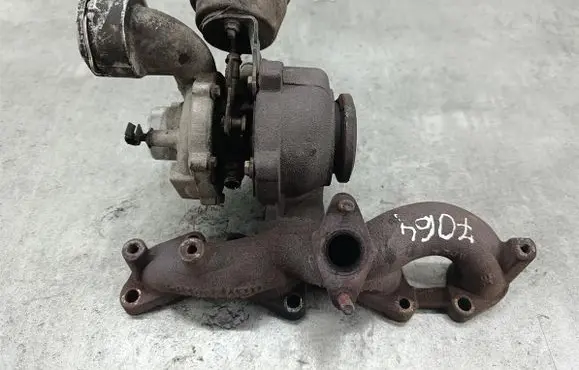 Volkswagen PASSAT B6 Turbo 03G253014H