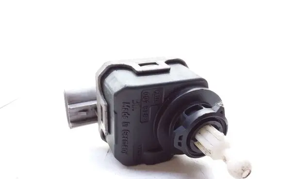 Opel Astra G Headlight level adjustment motor 90590665