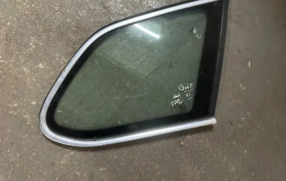 Volkswagen Golf VI Rear side window 1K9845298AJ
