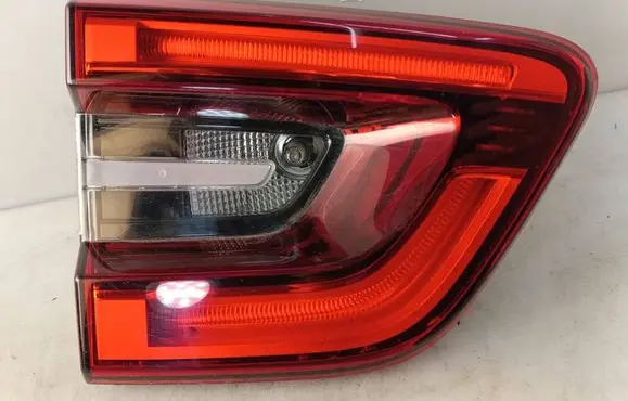 Tailgate rear/tail lights