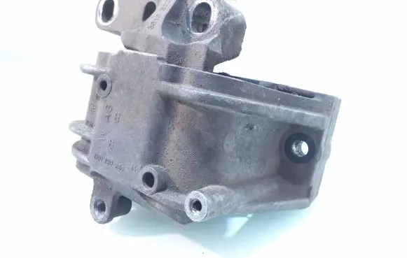 Volkswagen PASSAT B6 Engine mount bracket 1K0199262m