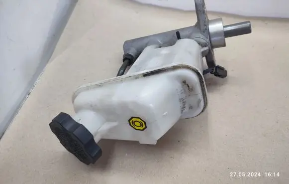 Master brake cylinder