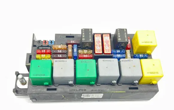 Mercedes-Benz R W251 Fuse module A1645400672