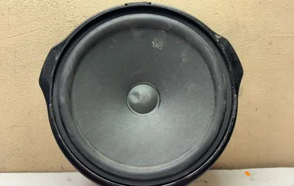 Mercedes-Benz C W204 Front door speaker A2048201902 970498XXX