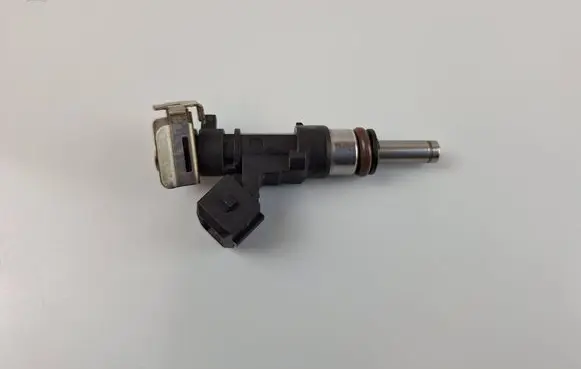 Maserati GranCabrio M145 Fuel injector 0280158124 08120611