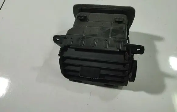 Mazda 3 I Dash center air vent grill 