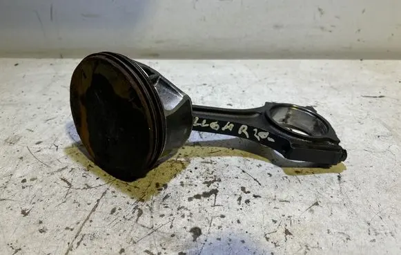 Dodge Challenger Piston with connecting rod 