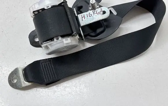 Toyota Highlander XU70 Third row seat belt 735700E091