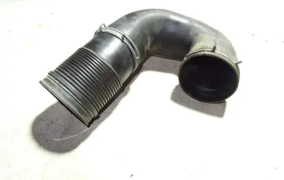 Air intake hose/pipe