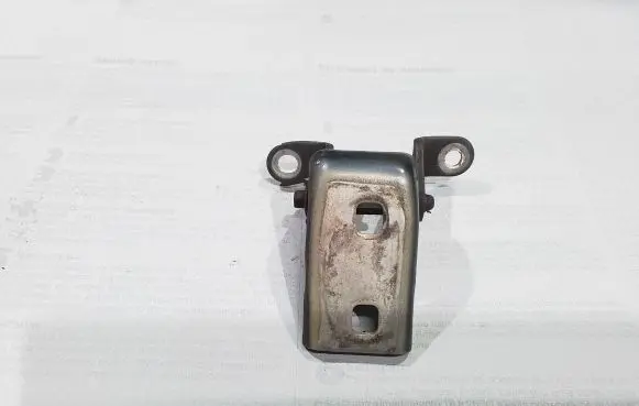 Opel Insignia A Front door upper hinge A046574