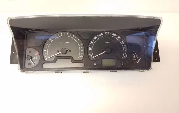 Land Rover Discovery Speedometer (instrument cluster) YAC001480