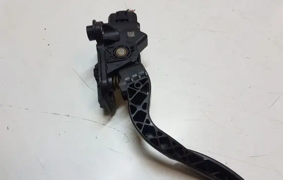 Chrysler Sebring (JS) Accelerator throttle pedal 04891586AB 46929168794