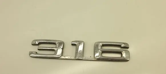 BMW 3 E30 Manufacturers badge/model letters 