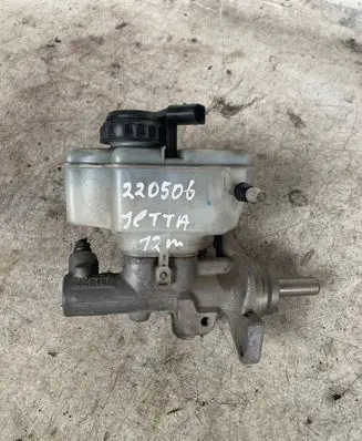 Volkswagen Jetta VI Master brake cylinder 22FTE