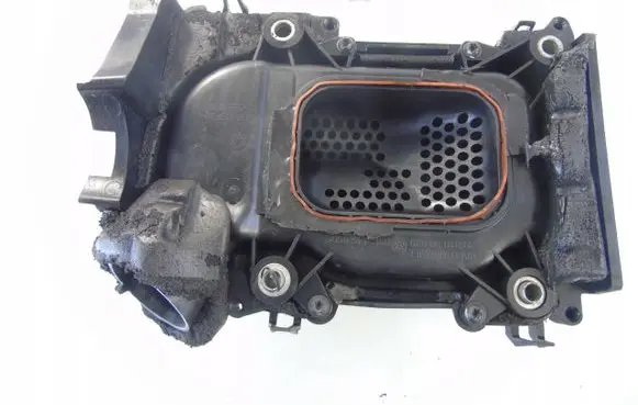 Volkswagen Tiguan Intake resonator 03C145650C