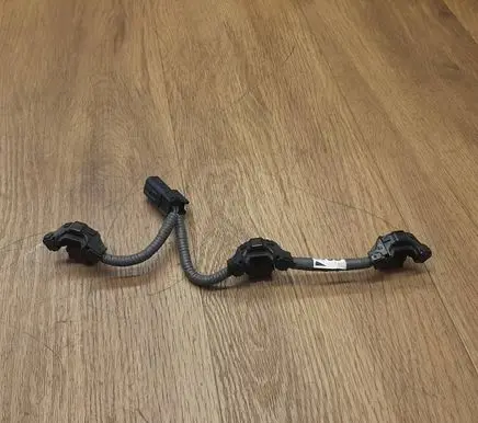 Lexus RX 450H Fuel injector wires 8212548060