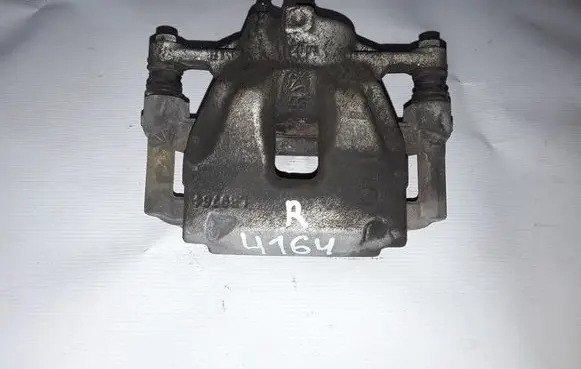 Suzuki Swace Front brake caliper L89764