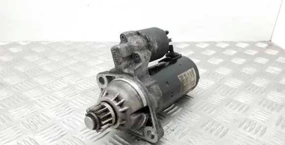Volkswagen PASSAT B7 Starter motor 02M911024C
