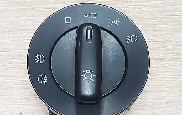 Skoda Yeti (5L) Light switch 5L0941431E