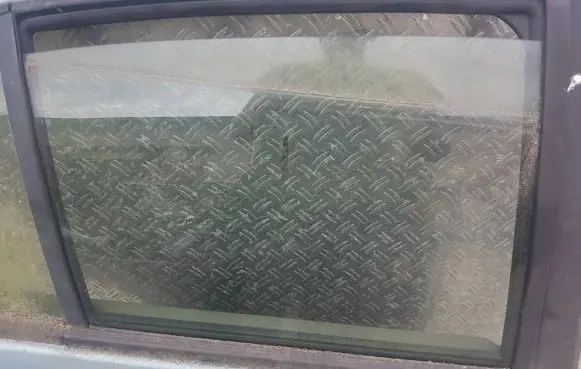 Nissan Almera N16 Rear door window glass