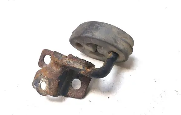 Volvo XC70 Muffler mount bracket/holder 09492157