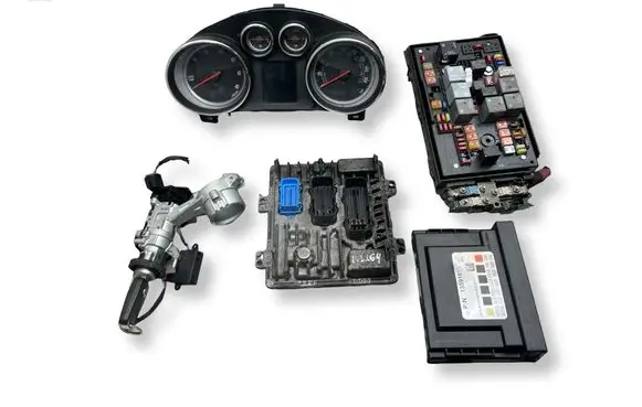 Opel Astra J Engine ECU kit and lock set 55486549 13591610