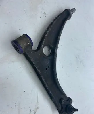 Volkswagen PASSAT B6 Front lower control arm/wishbone 3C0407153B