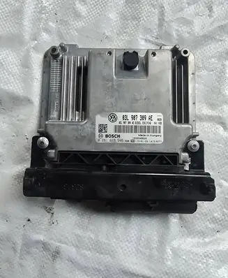 Volkswagen Tiguan Engine control unit/module 03L907309AE 0281017946