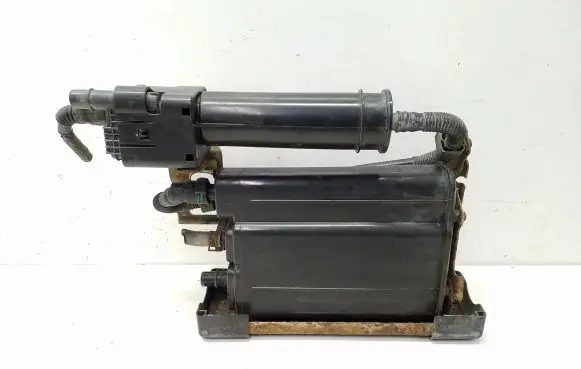 Active carbon filter fuel vapour canister