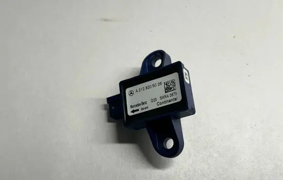 Mercedes-Benz CLS C218 X218 Airbag deployment crash/impact sensor A2128205026