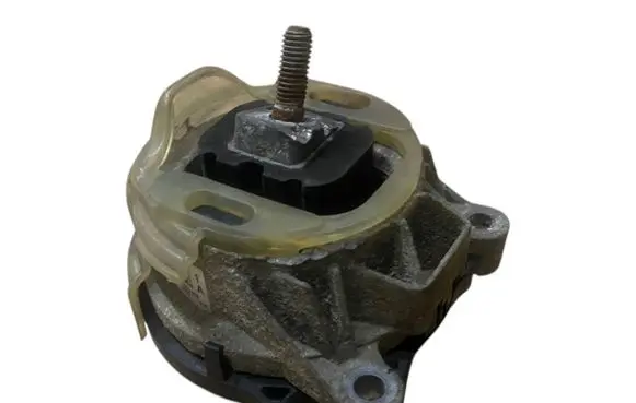 Engine mount bracket
