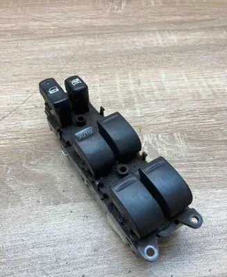 Toyota Previa (XR30, XR40) II Electric window control switch 8404028031