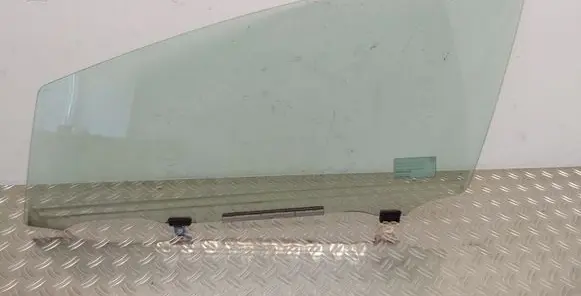 Toyota Prius (XW30) Front door window glass four-door