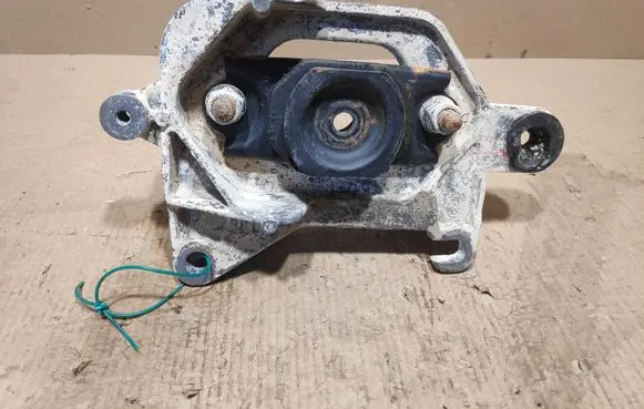 Renault Clio IV Gearbox mounting bracket 112221641R