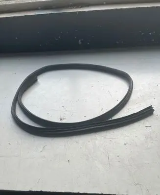 Dacia Spring Rear door rubber seal (on body)