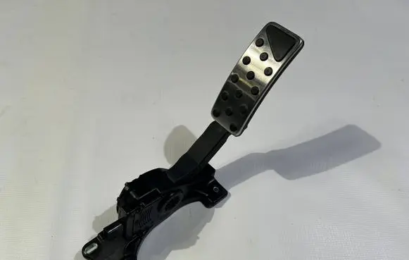 Jeep Grand Cherokee Accelerator throttle pedal 52124785ae