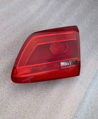 Volkswagen Touran II Tailgate rear/tail lights 1T095094