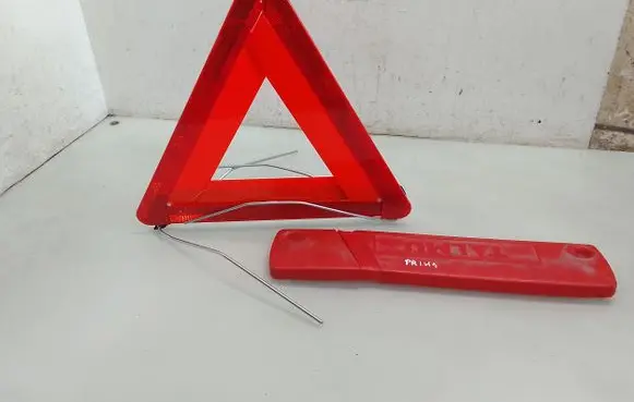Toyota Prius (NHW20) Emergency warning sign 
